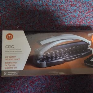 Staples Arc System Desktop Punch - Gray